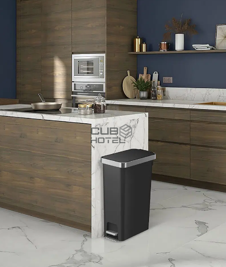 Cubo negro con pedal 40L Hana Slim